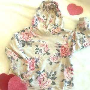 SOLD💥4 for $30💥🌸H & M floral sweater🌸